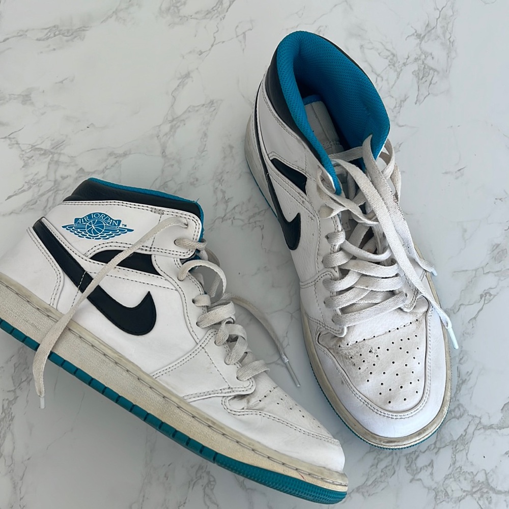 Blue White Nike Air Jordans Size 8.5 Men’s 10 Womens